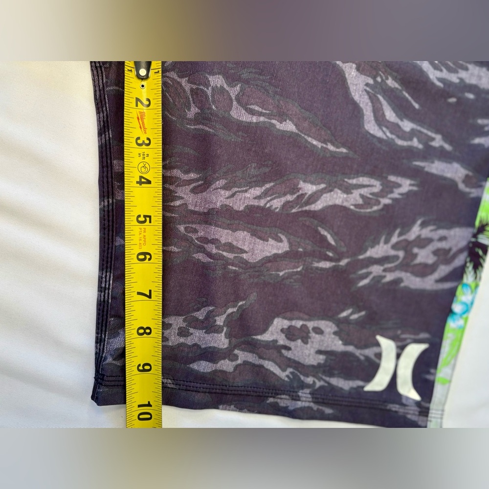 Hurley Gray Black Camo Swim Trunks with Lime Trim - Sz 32 - Picture 4 of 7